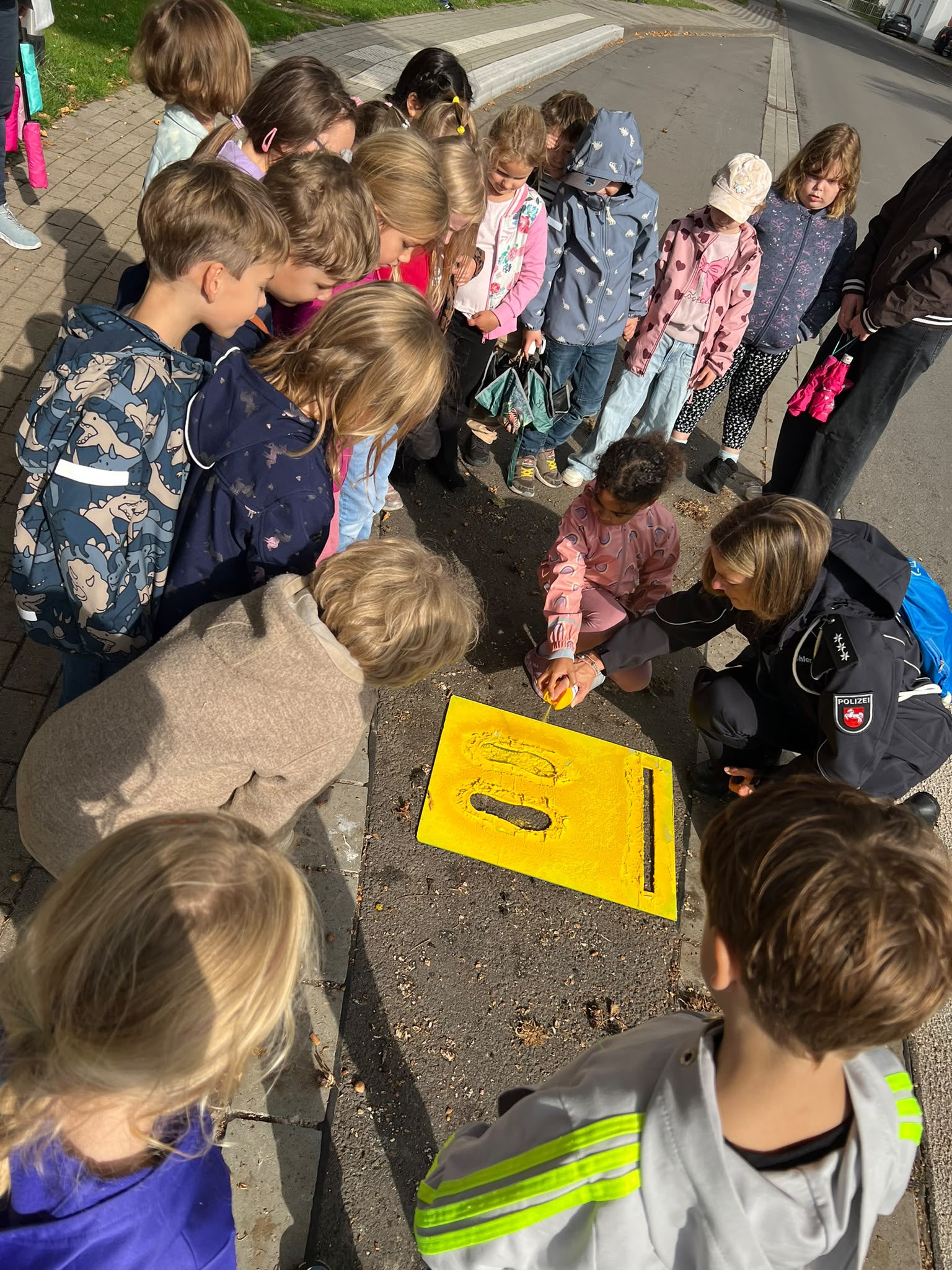 Gelbe Füße weisen den Weg